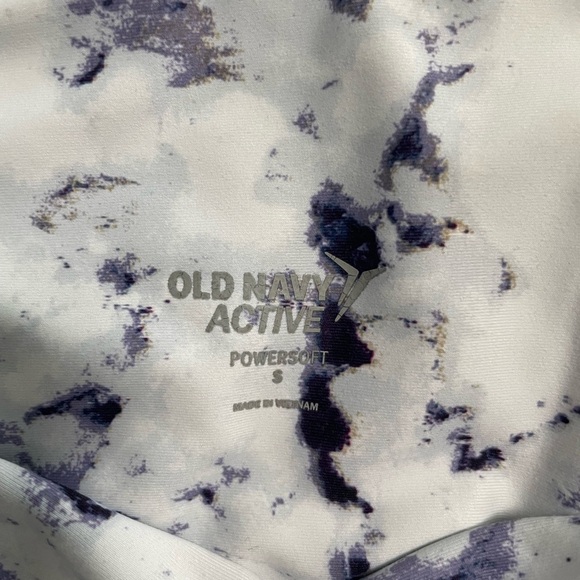 Old Navy Active Powersoft Print Crop Leggings in Small. GapFit Strappy Top in XS - Picture 10 of 16